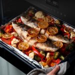 Four encastrable 72L – 2900 W, 12 fonctions, Steam Assist, Steam EasyClean, sonde Meat Test