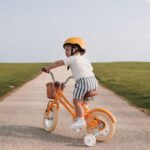 Vélo enfant rétro 18 pouces Vintage avec panier osier, stabilisateurs, freins avant/arrière