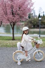 Vélo enfant rétro 18 pouces Vintage avec panier osier, stabilisateurs, freins avant/arrière